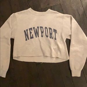 Cute Cropped Newport sweatshirt!!